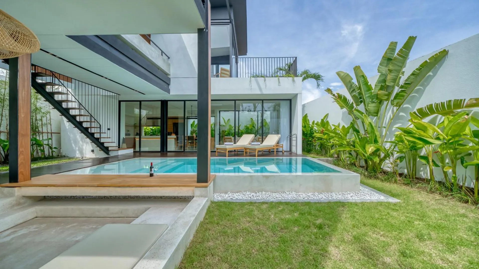 Luxury Industrial-Style 2Br Villa Kirma 2 Near The Beach Canggu  Canggu (Bali)
