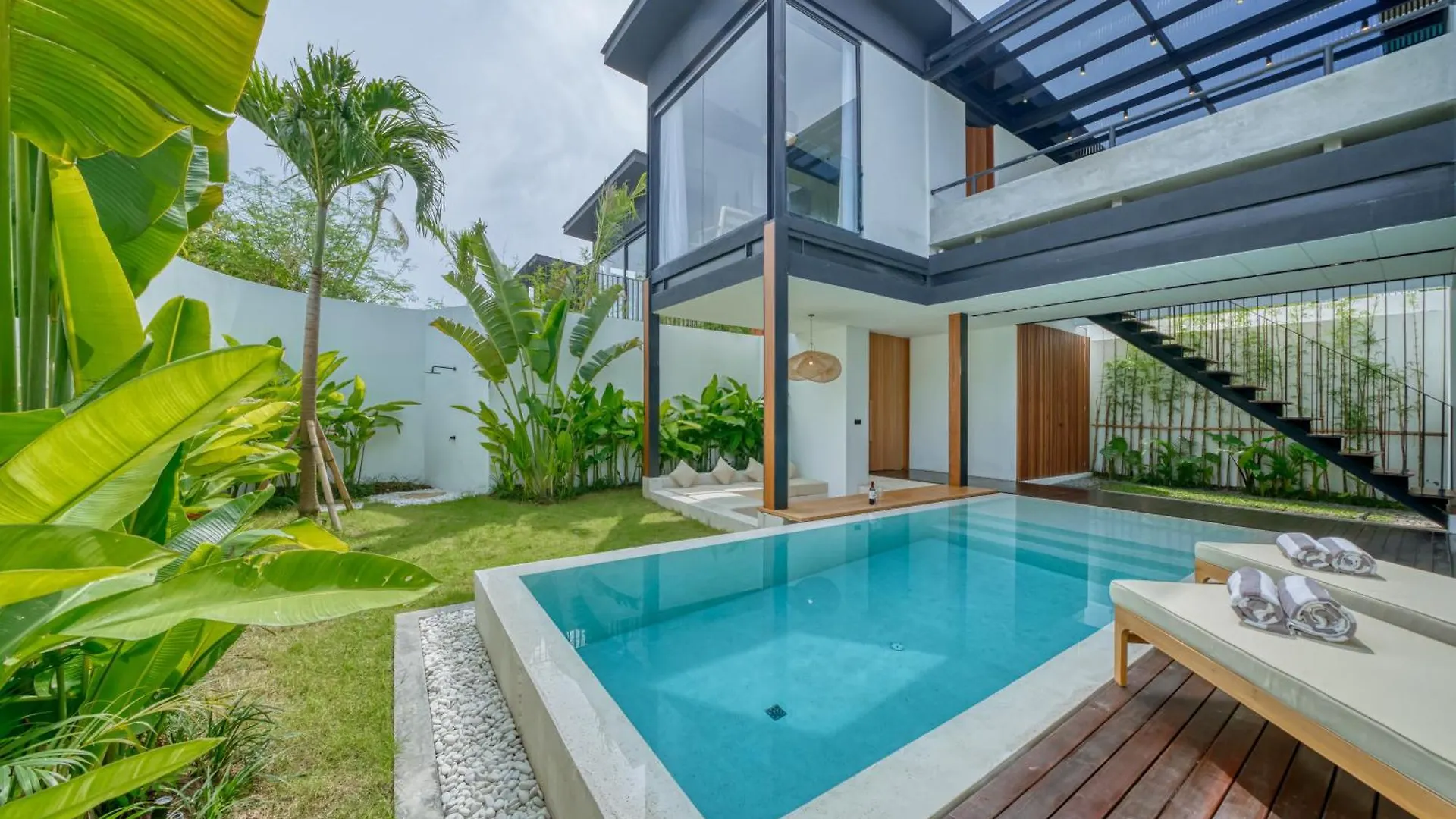 Luxury Industrial-Style 2Br Villa Kirma 2 Near The Beach Canggu