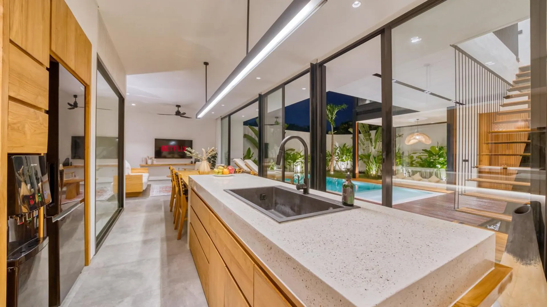 Luxury Industrial-Style 2Br Villa Kirma 2 Near The Beach Canggu  0*, Canggu (Bali)