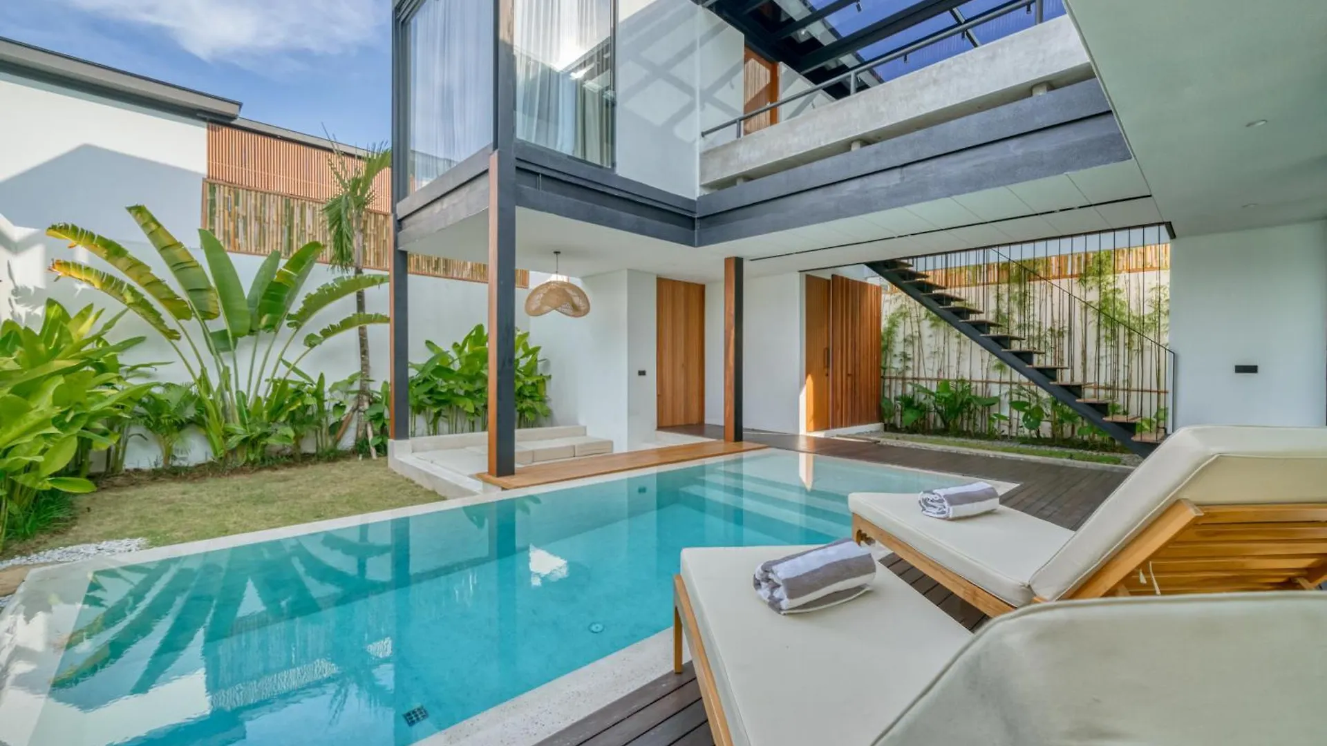 Luxury Industrial-Style 2Br Villa Kirma 2 Near The Beach Canggu  0*, Canggu (Bali)