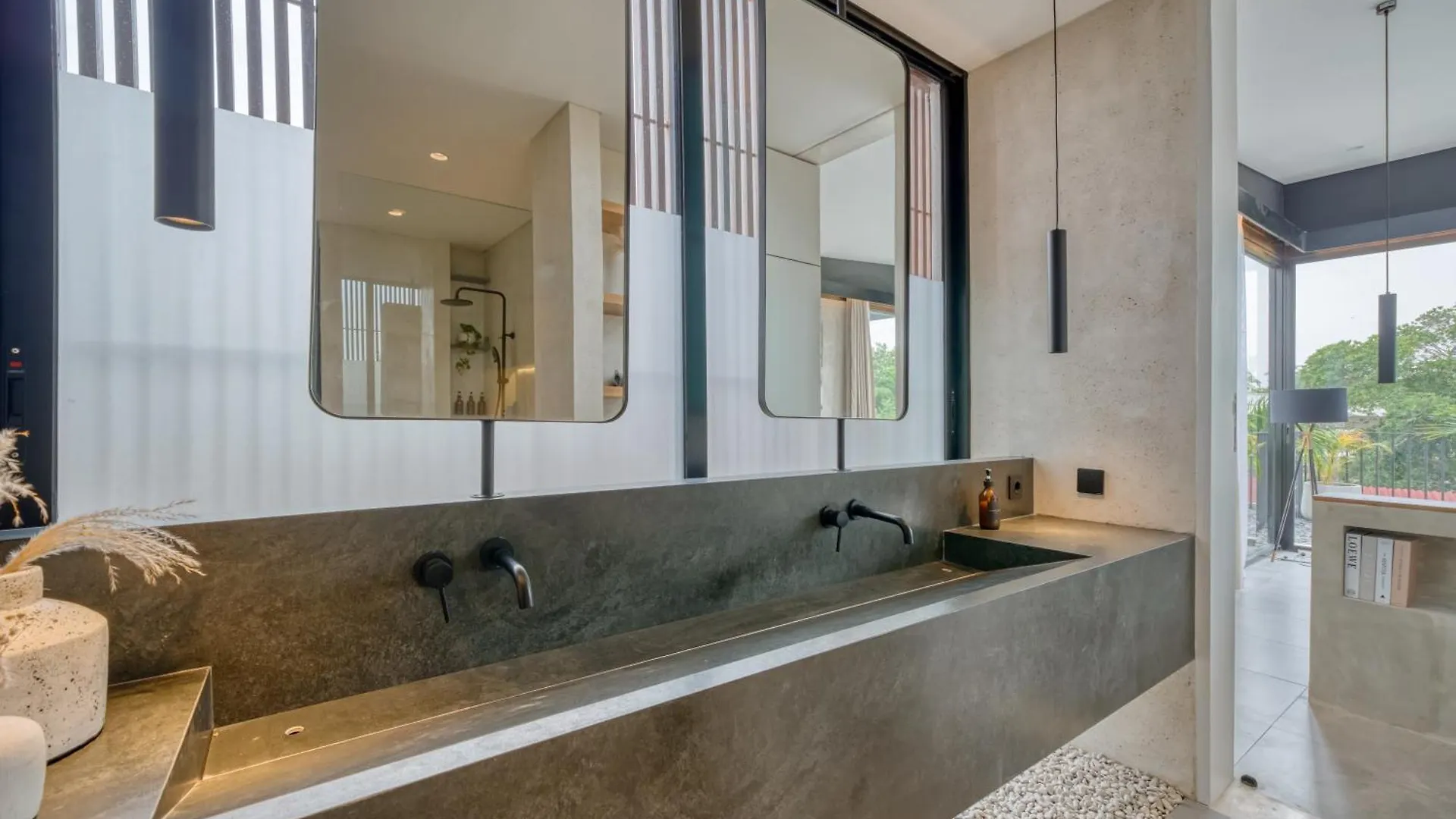 Luxury Industrial-Style 2Br Villa Kirma Near The Beach Canggu  Indonesia