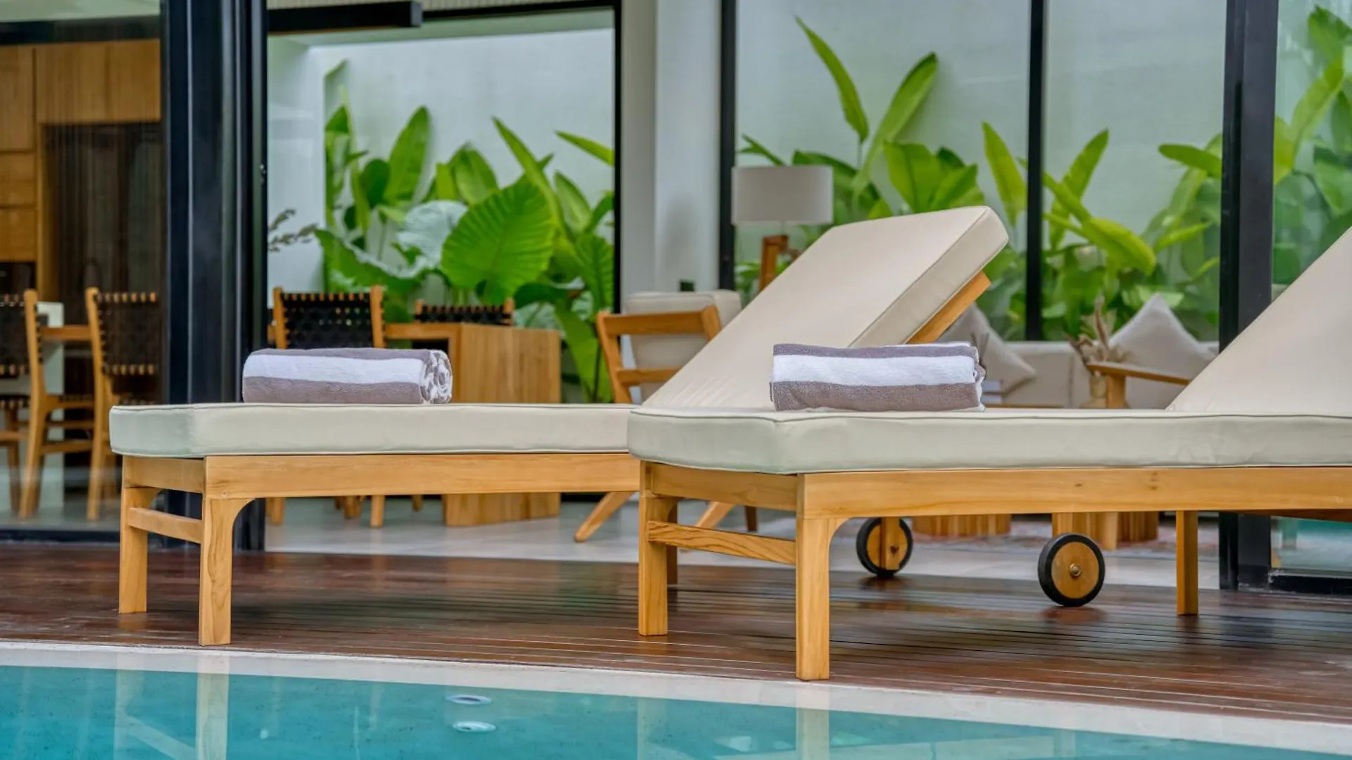 Luxury Industrial-Style 2Br Villa Kirma Near The Beach Canggu