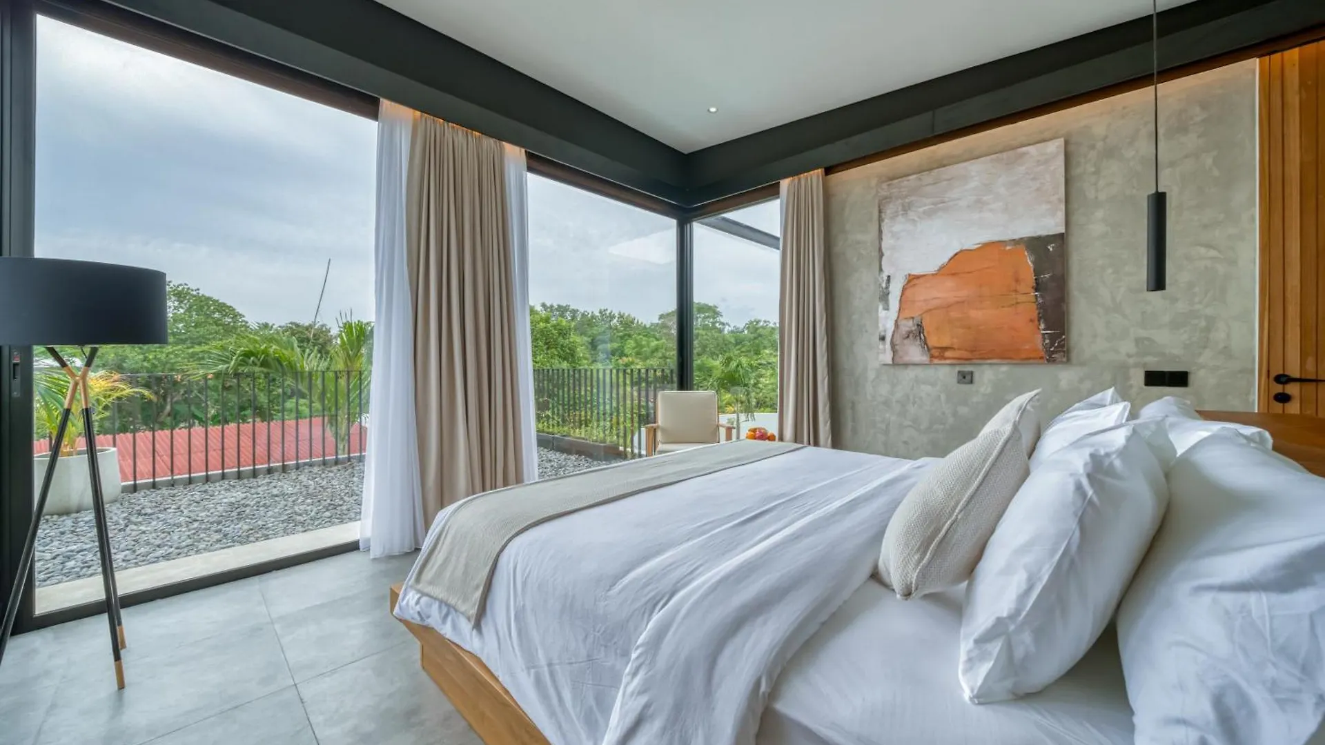 Luxury Industrial-Style 2Br Villa Kirma Near The Beach Canggu