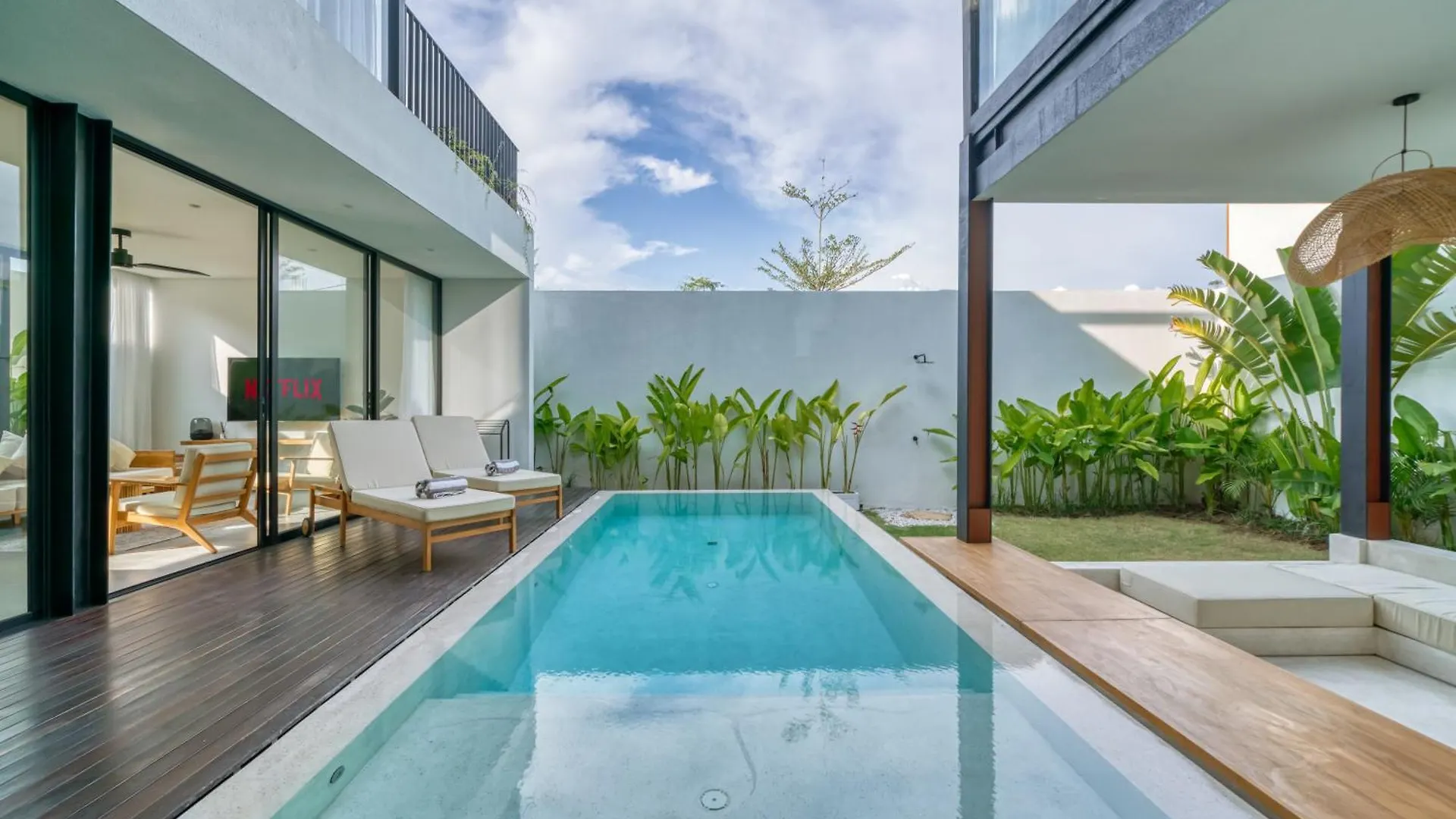 Luxury Industrial-Style 2Br Villa Kirma Near The Beach Canggu  Indonesia